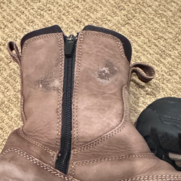 L.L. Bean Men's Brown and Black Snow Boots - Picture 4 of 13